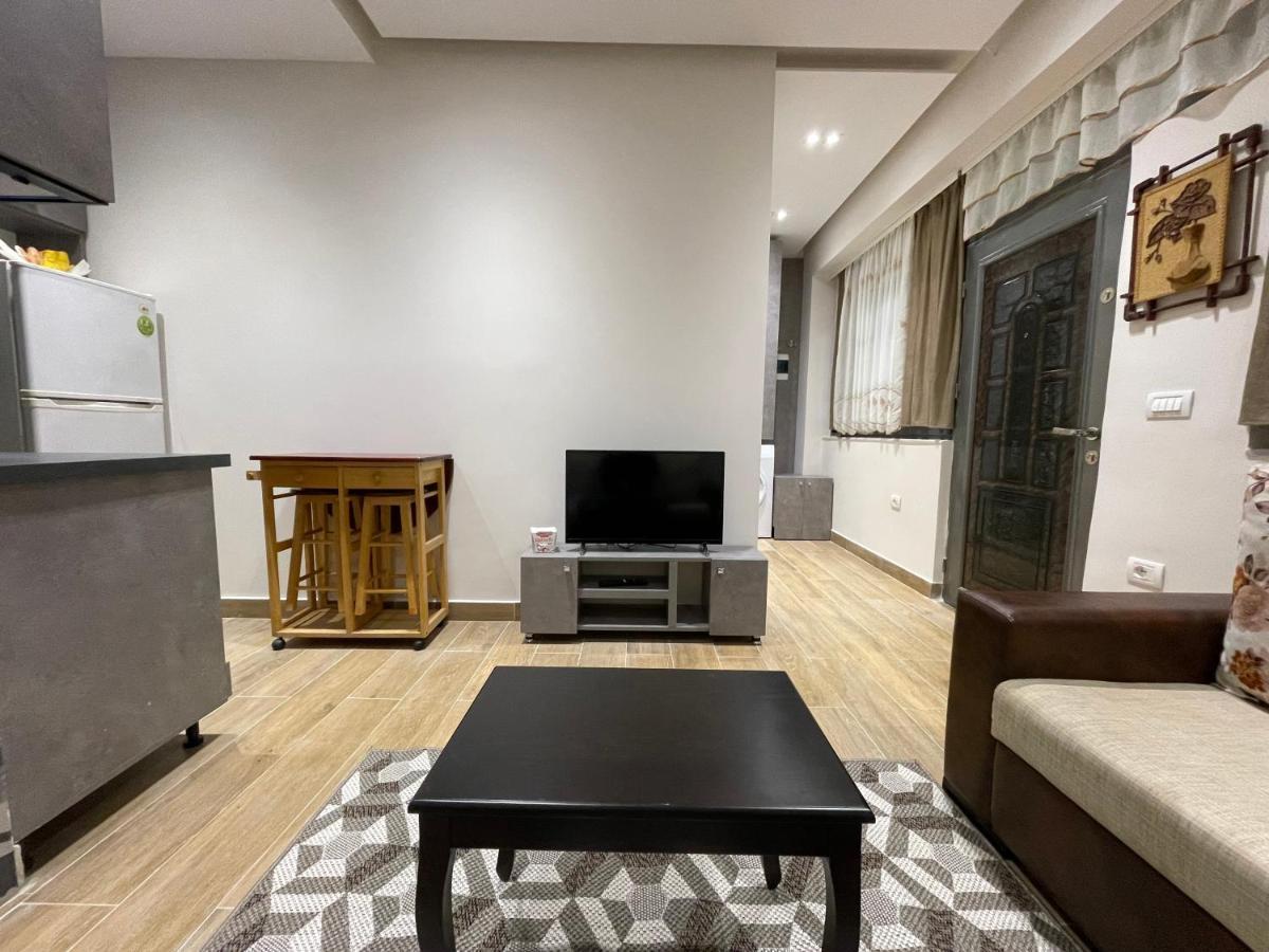 Modern 1 Bedroom City Apartment Tirana Exterior photo